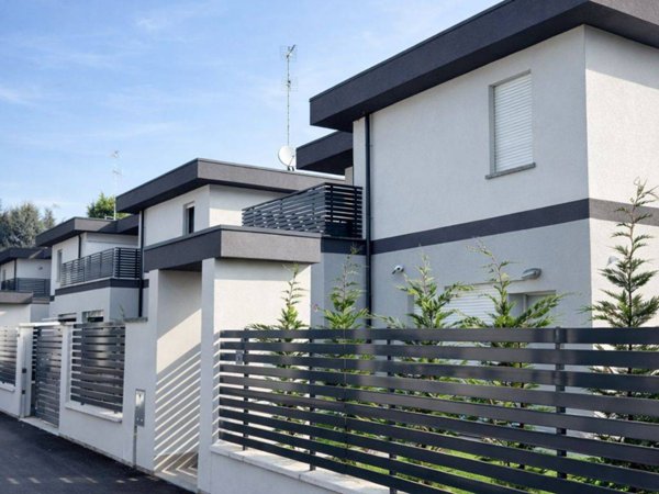 casa indipendente in vendita a Cerro al Lambro