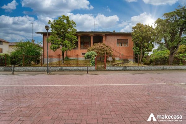 casa indipendente in vendita a Cerro al Lambro