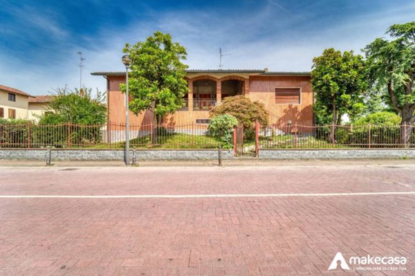casa indipendente in vendita a Cerro al Lambro