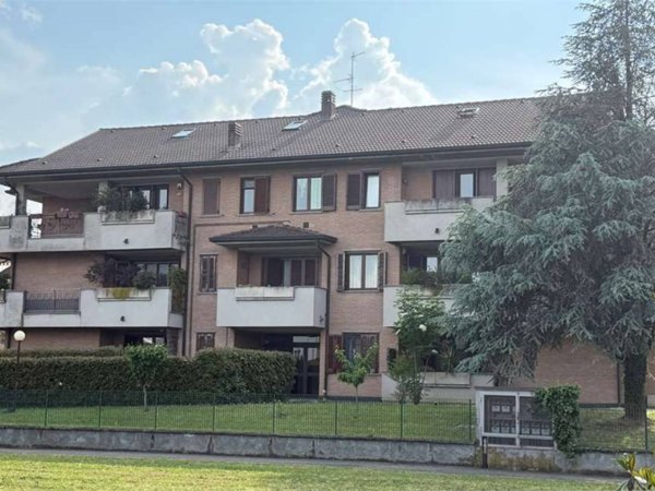 appartamento in vendita a Cerro al Lambro