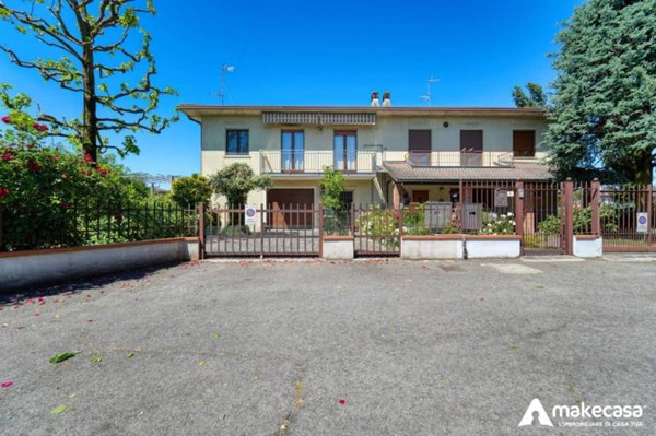 casa indipendente in vendita a Cerro al Lambro