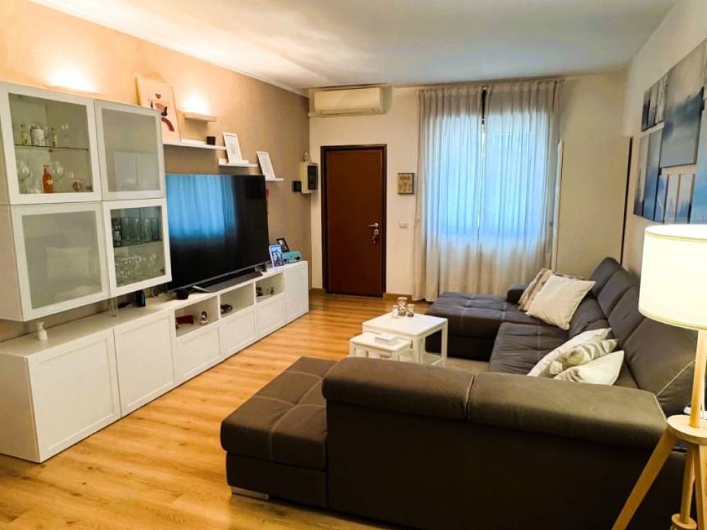 casa indipendente in vendita a Cerro al Lambro