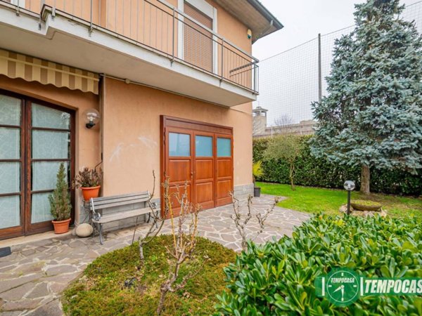 casa indipendente in vendita a Cerro al Lambro