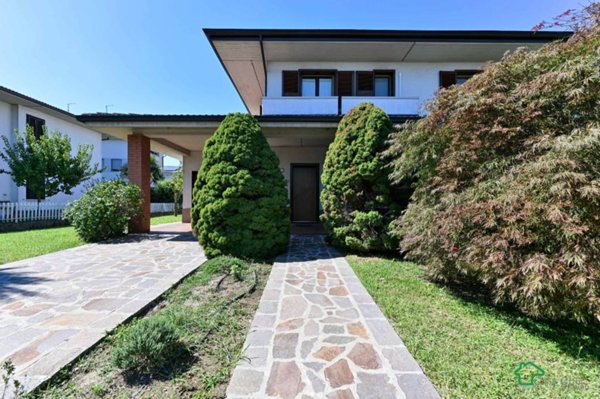 casa indipendente in vendita a Cerro al Lambro