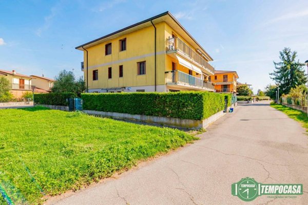 casa indipendente in vendita a Cerro al Lambro