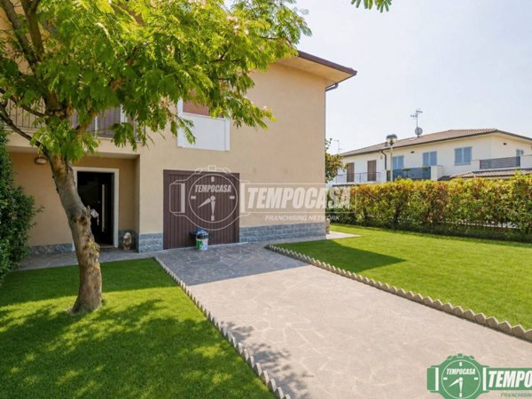 appartamento in vendita a Cerro al Lambro