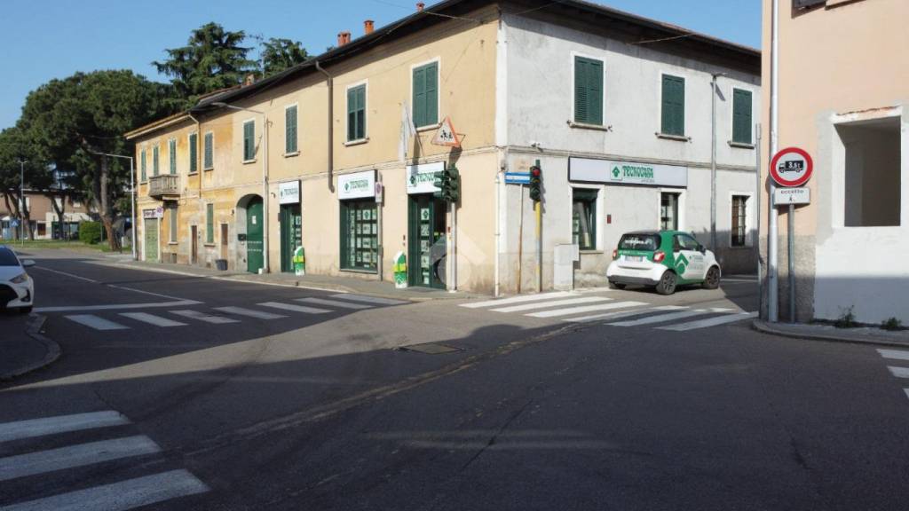 ufficio in vendita a Cerro Maggiore in zona Cantalupo