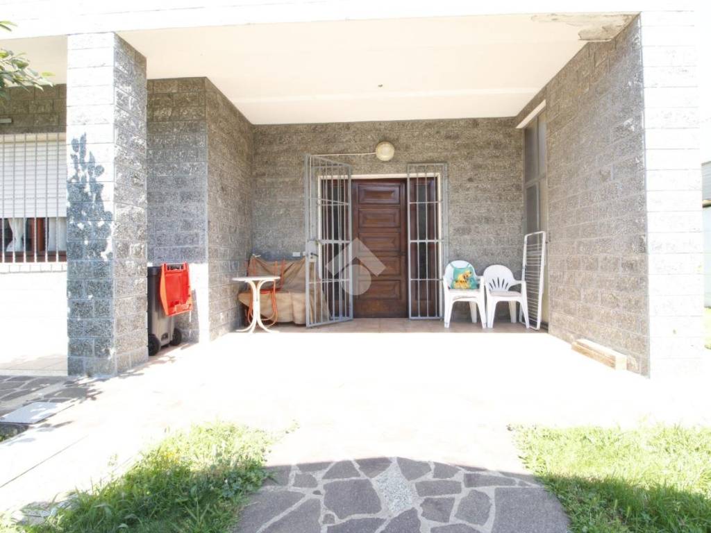 casa indipendente in vendita a Cerro Maggiore