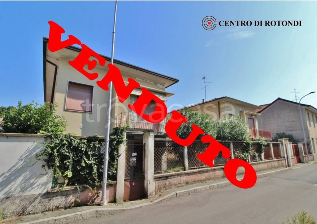 casa indipendente in vendita a Cerro Maggiore
