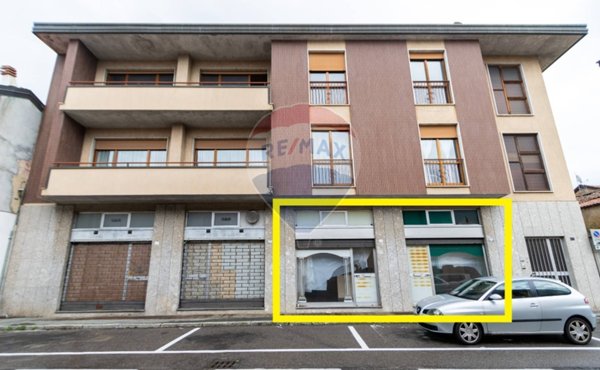 locale commerciale in vendita a Cerro Maggiore