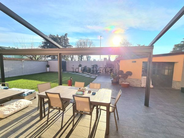 casa indipendente in vendita a Cerro Maggiore