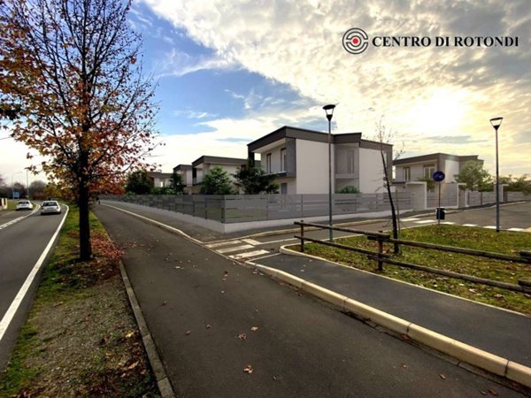casa indipendente in vendita a Cerro Maggiore
