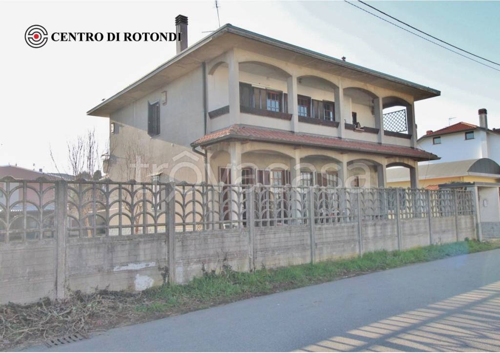 casa indipendente in vendita a Cerro Maggiore
