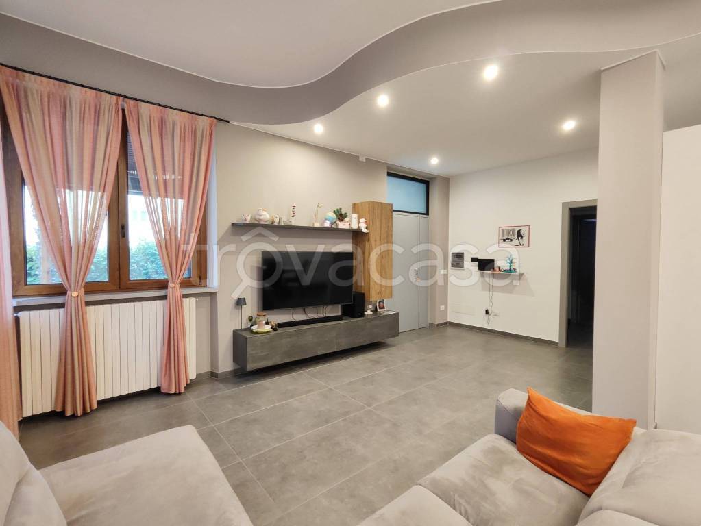 casa indipendente in vendita a Cerro Maggiore