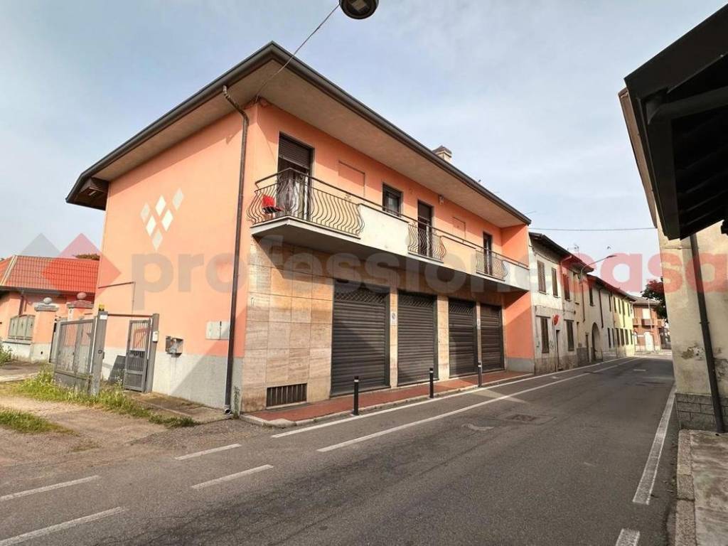 casa indipendente in vendita a Cerro Maggiore