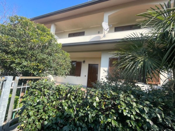casa indipendente in vendita a Cerro Maggiore