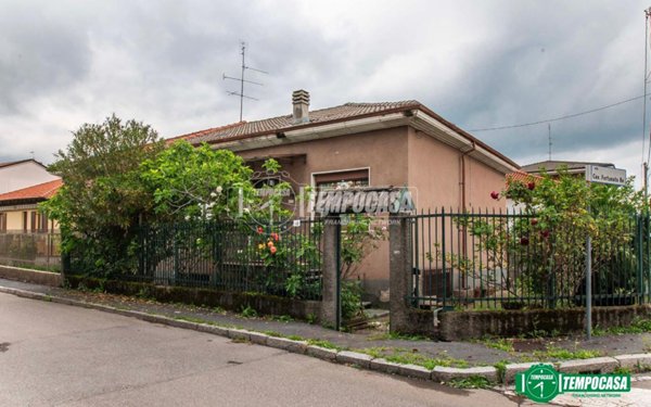 casa indipendente in vendita a Cerro Maggiore
