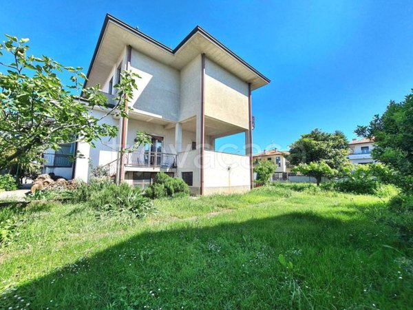 casa indipendente in vendita a Cerro Maggiore