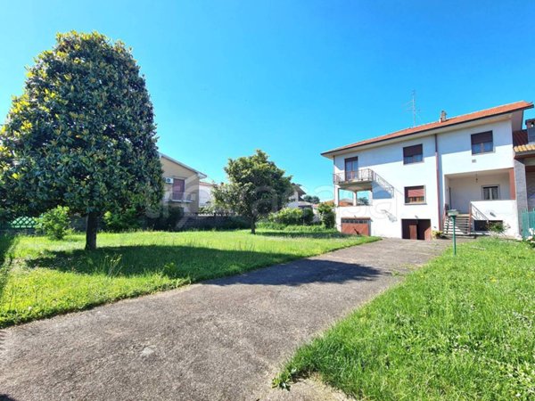 casa indipendente in vendita a Cerro Maggiore