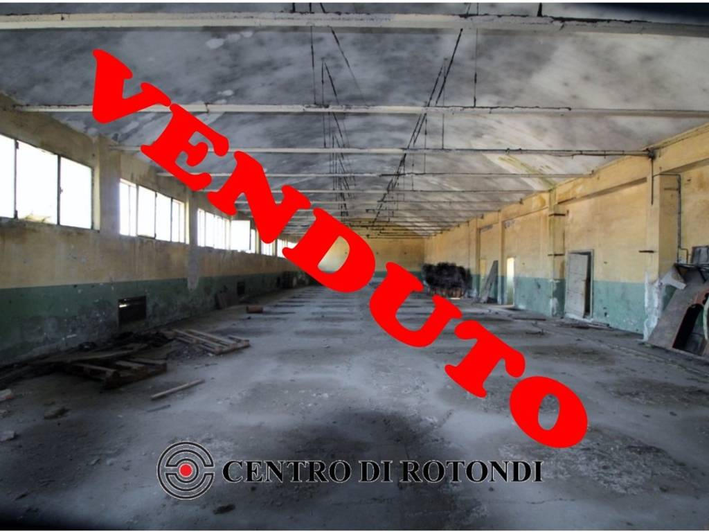 locale commerciale in vendita a Cerro Maggiore