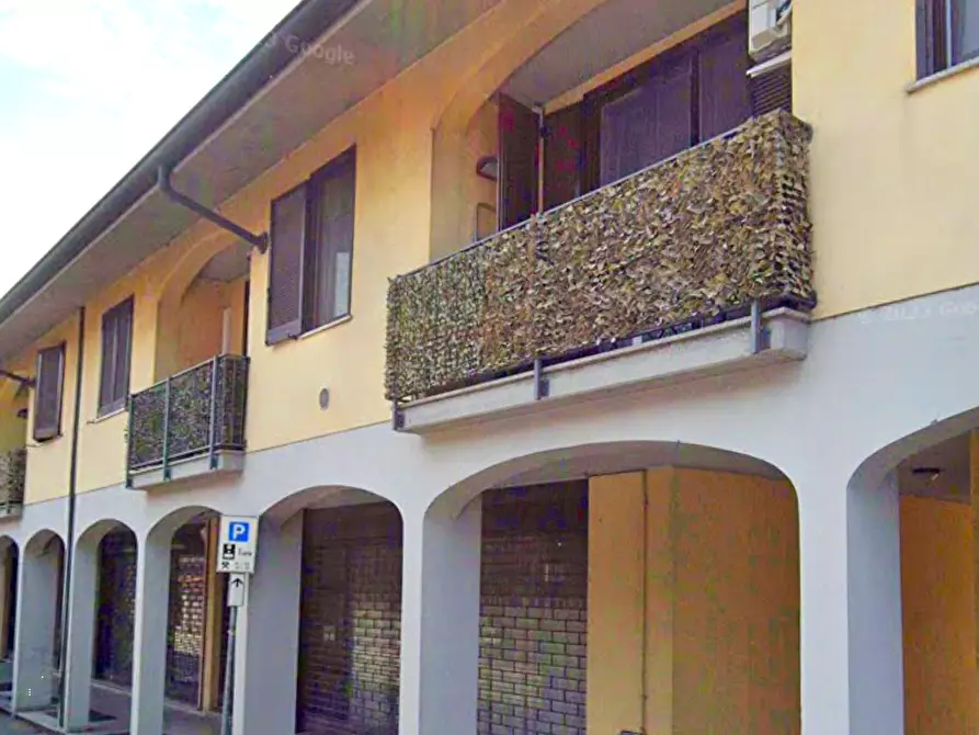 negozio in vendita a Cerro Maggiore in zona Cantalupo