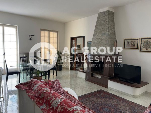 casa indipendente in vendita a Cerro Maggiore
