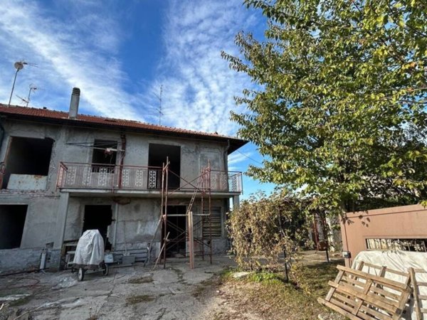 casa indipendente in vendita a Cerro Maggiore