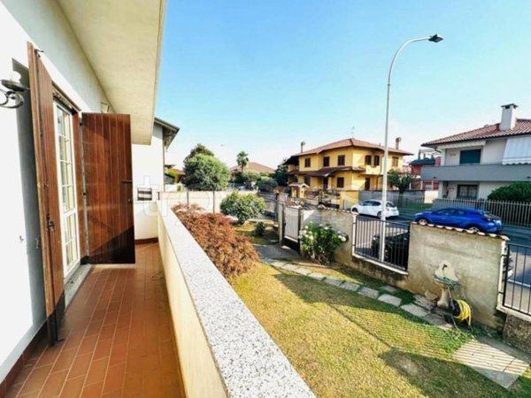 casa indipendente in vendita a Cerro Maggiore