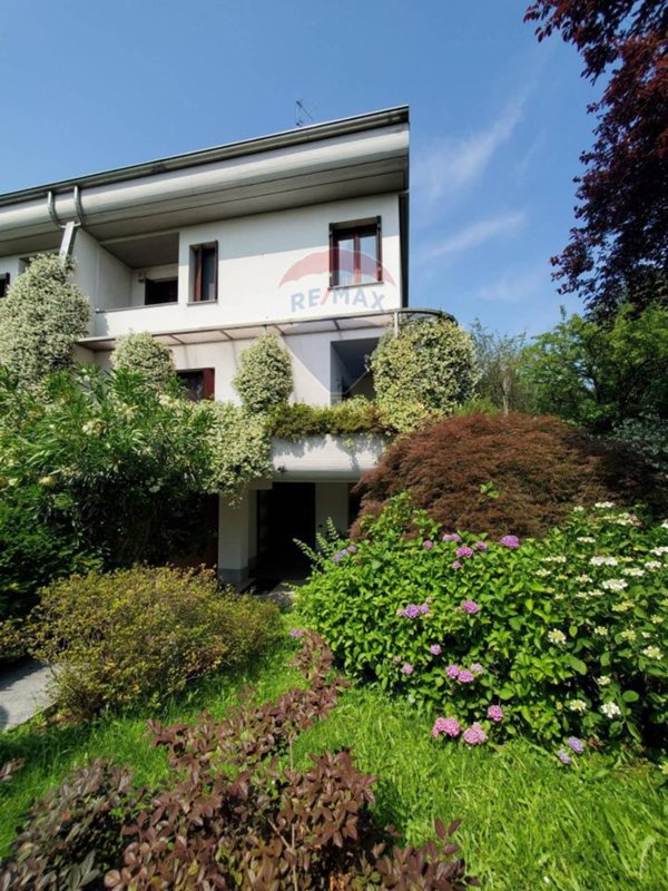 casa indipendente in vendita a Cerro Maggiore