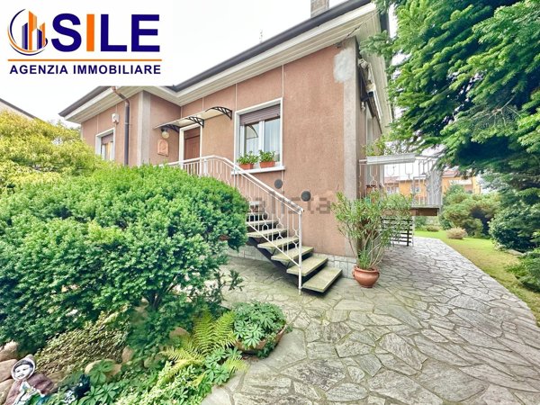 casa indipendente in vendita a Cerro Maggiore