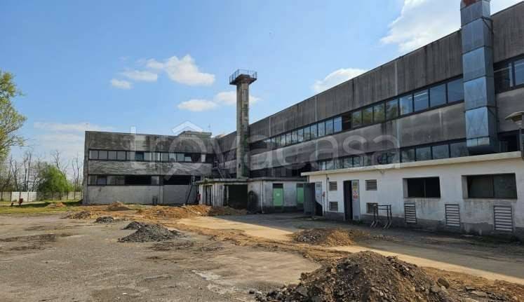 capannone in vendita a Cerro Maggiore
