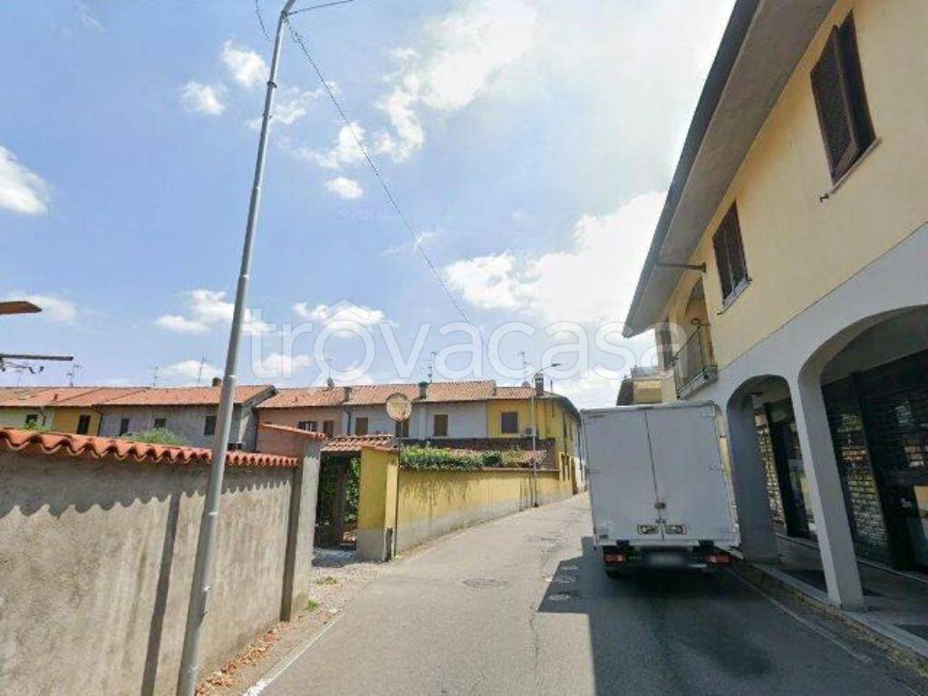 negozio in vendita a Cerro Maggiore in zona Cantalupo