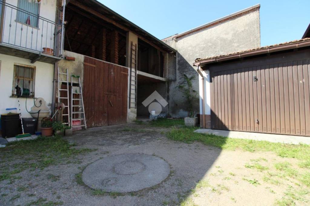 casa indipendente in vendita a Cerro Maggiore in zona Cantalupo
