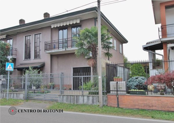 casa indipendente in vendita a Cerro Maggiore