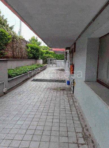 locale commerciale in vendita a Cerro Maggiore in zona Cantalupo