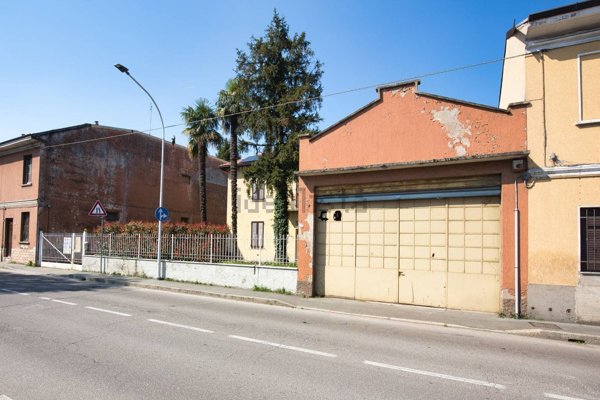 capannone in vendita a Cerro Maggiore