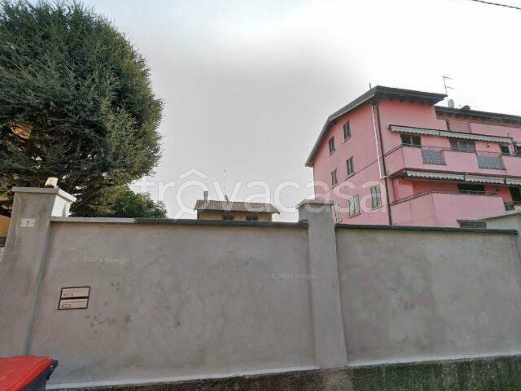 locale commerciale in vendita a Cerro Maggiore in zona Cantalupo