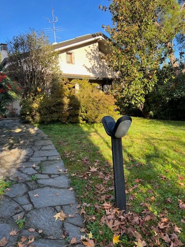 casa indipendente in vendita a Cerro Maggiore