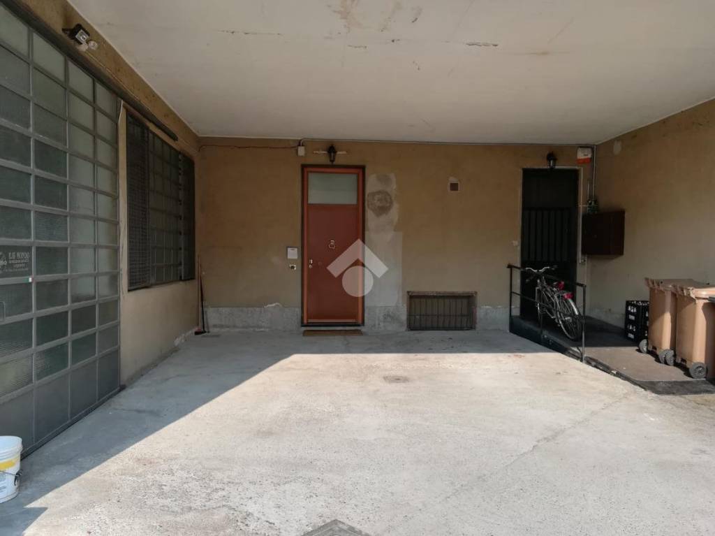 locale commerciale in vendita a Cerro Maggiore