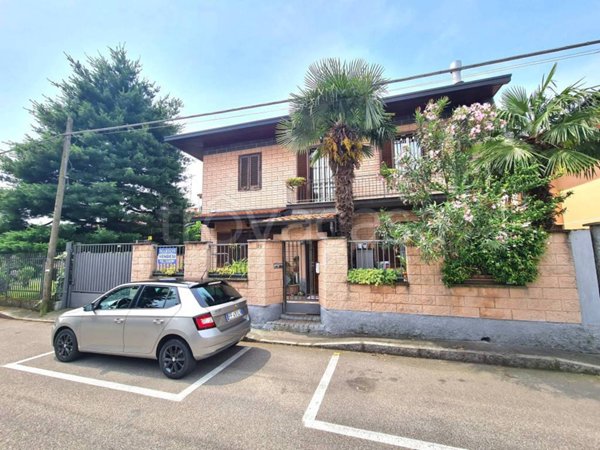 casa indipendente in vendita a Cerro Maggiore