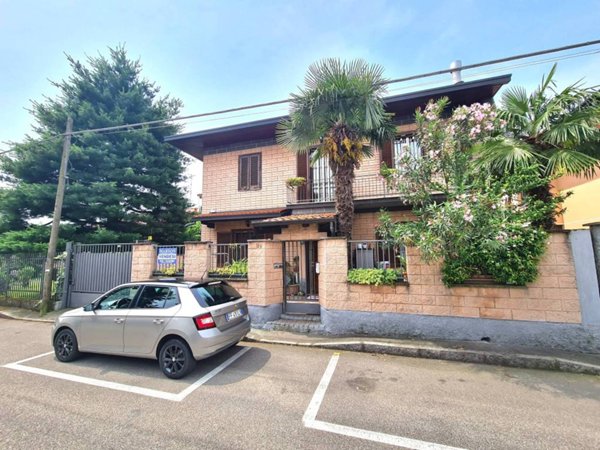 casa indipendente in vendita a Cerro Maggiore