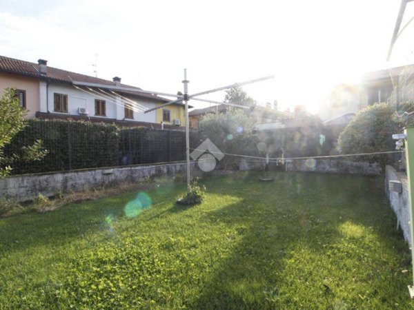 casa indipendente in vendita a Cerro Maggiore in zona Cantalupo