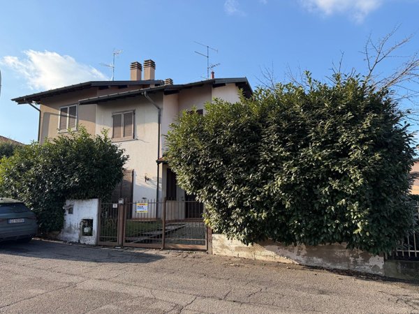 casa indipendente in vendita a Cerro Maggiore