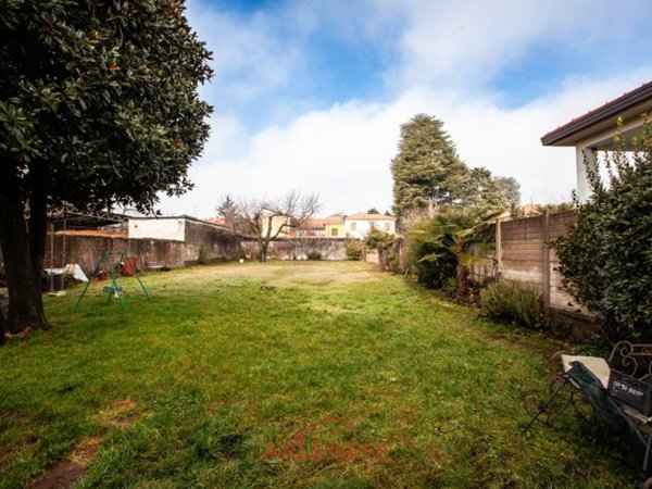 casa indipendente in vendita a Cerro Maggiore