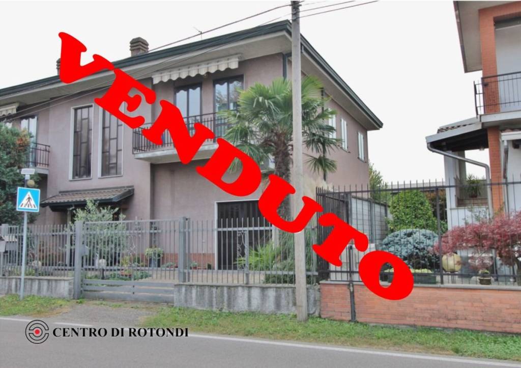 casa indipendente in vendita a Cerro Maggiore