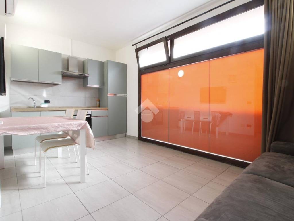 negozio in vendita a Cerro Maggiore