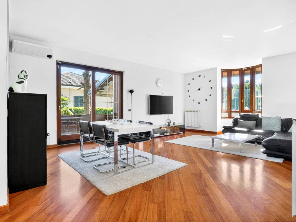 casa indipendente in vendita a Cerro Maggiore