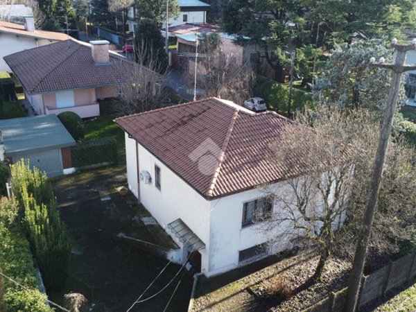 casa indipendente in vendita a Cerro Maggiore