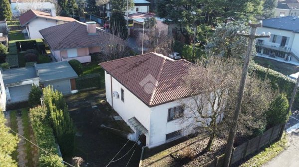 casa indipendente in vendita a Cerro Maggiore