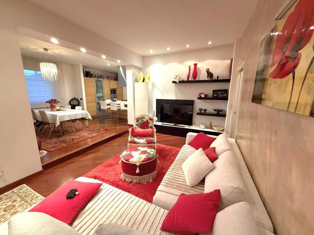 casa indipendente in vendita a Cerro Maggiore